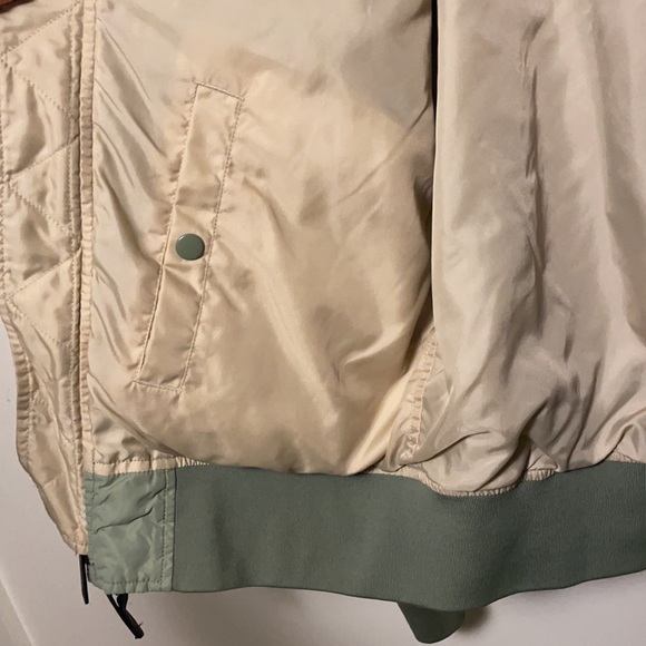 Bomber - Picture 8 of 9